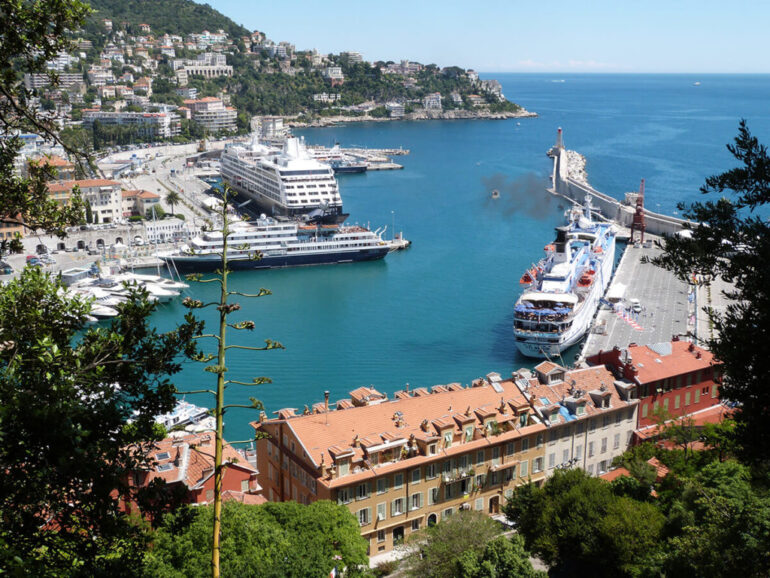 Δικαστικό «όχι» στον περιορισμό αφίξεων στη Γαλλική Ριβιέρα