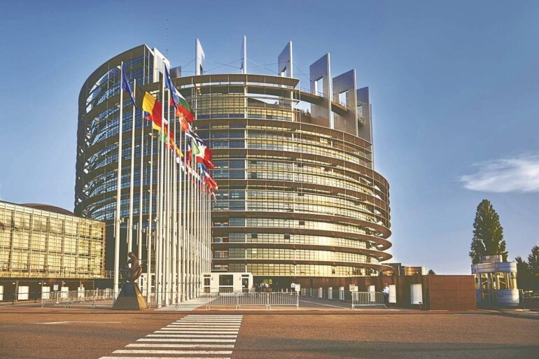 Ταμείο Ανάκαμψης: Με «μπαλώματα» παλεύουν να μη χαθούν τα 3,5 δισ. ευρώ που είναι στο… τραπέζι