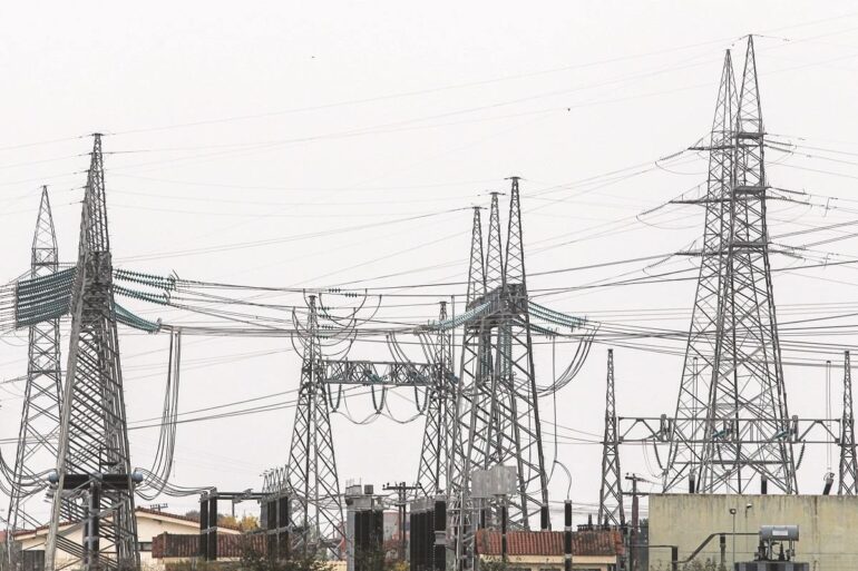 Κάτω από τον ευρωπαϊκό μέσο όρο το κόστος ηλεκτρικής ενέργειας στην Ελλάδα