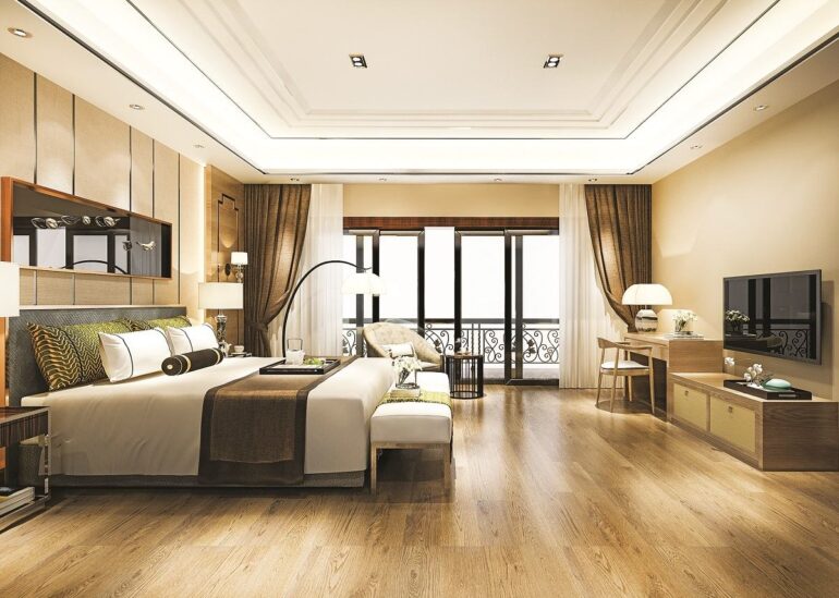 Κίνδυνος βιωσιμότητας για χιλιάδες ΜμΕ η στροφή στον τουρισμό πολυτελείας