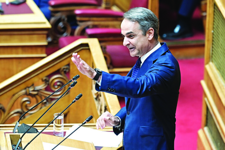 Ασπίδα σιωπής για τους εκλεκτούς του Μαξίμου