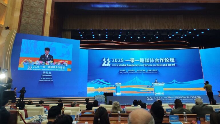 Άνοιγμα της Κίνας στα παγκόσμια ΜΜΕ