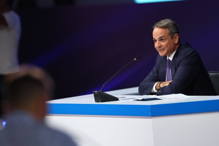 Εξαγγελίες «φούσκες» στη ΔΕΘ οδηγούν σε επώδυνη αποσύνθεση