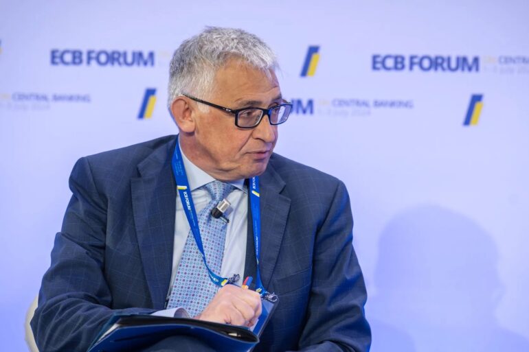 Τσιπολόνε (EKT): Ισορροπημένοι οι κίνδυνοι για τον πληθωρισμό, σε καλή θέση τα επιτόκια