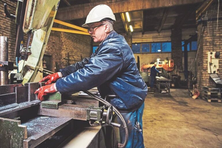 ΙΟΒΕ: Αρνητική πρωτιά της Ελλάδας ως προς την παραγωγικότητα στην Ε.Ε.