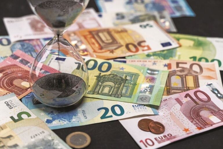 Ποιες φορολογικές εκκρεμότητες πρέπει να κλείσουν πριν αλλάξει η χρονιά