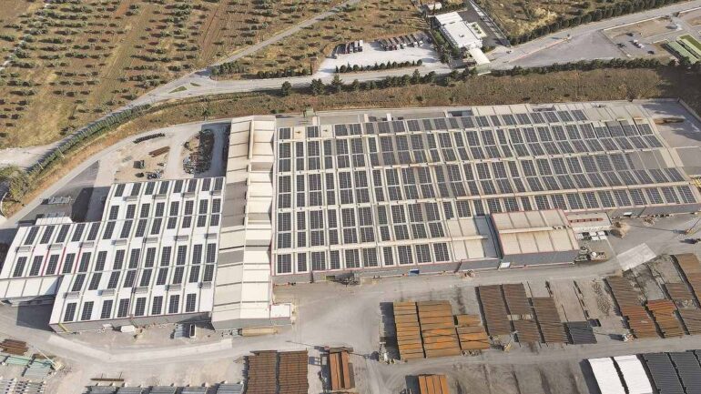 Σωληνουργεία Κορίνθου: Τo mega φωτοβολταϊκό στέγης αλλάζει το βιομηχανικό τοπίο