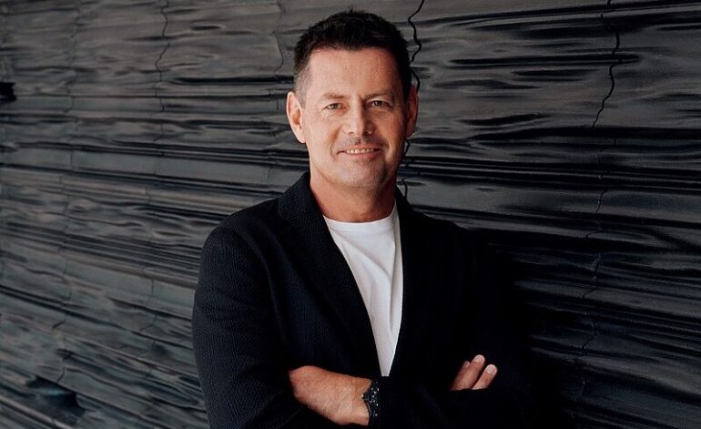 Ενθουσιασμένος για τη συμφωνία Allwyn – ΟΠΑΠ ο Κάρελ Κόμαρεκ