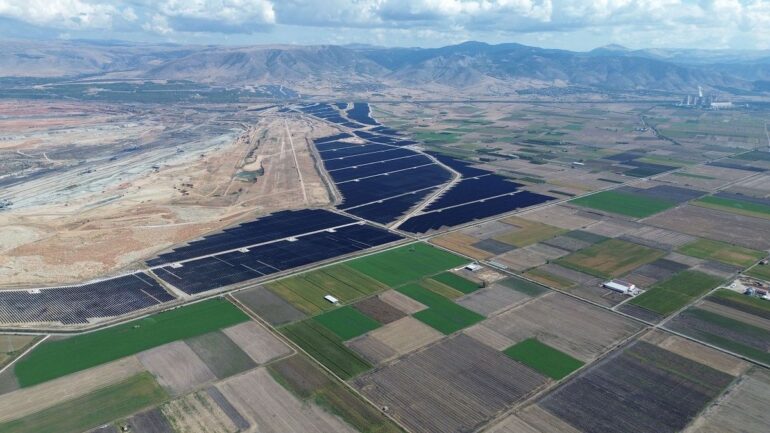 ΔΕΗ: Στο 90% η πρόοδος των φωτοβολταϊκών 2,13 GW στη Δυτική Μακεδονία