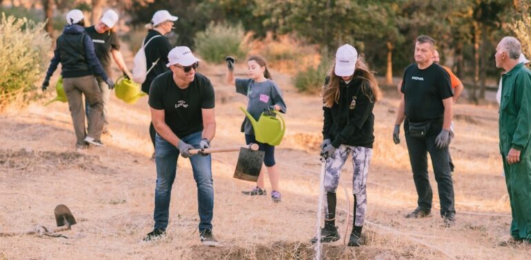 Η ομάδα της Nova πραγματοποίησε νέα περιβαλλοντική εθελοντική δράση στην Ιερά Μονή Πεντέλης