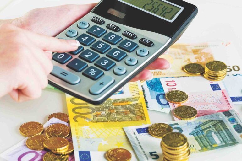 Σοκ! 126.189 απευθείας αναθέσεις μόνο το 2025