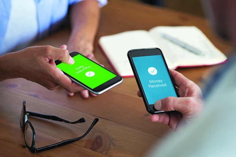 Υποχρεωτική από 1/12 η πληρωμή με IRIS στις λιανικές συναλλαγές