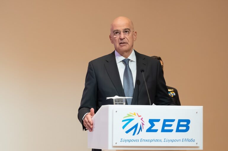 Τα θέματα άμυνας και ασφάλειας επί τάπητος στον ΣΕΒ με τον Νίκο Δένδια