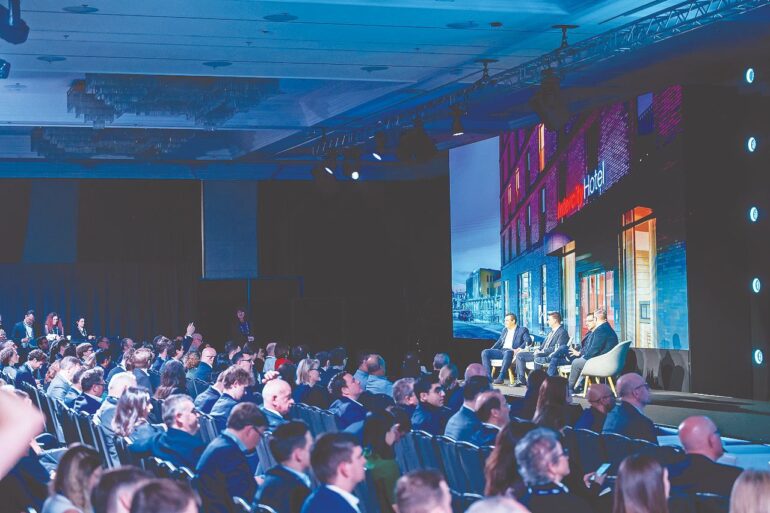 Στρατηγικά roadshows ενισχύουν τη θέση ελληνικών ομίλων