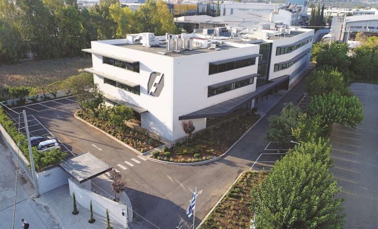 THEON: Επιταχύνει ανάπτυξη με επενδύσεις, εξαγορές και διακρίσεις