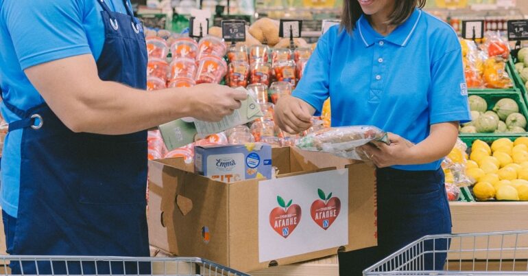 «Τρόφιμα Αγάπης»: Το πρόγραμμα της ΑΒ Βασιλόπουλος που μειώνει τη σπατάλη και ενισχύει χιλιάδες πολίτες