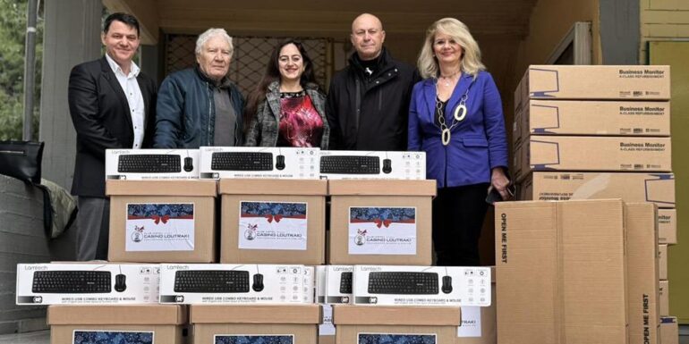 Club Hotel Casino Loutraki: Δωρεά 100 υπολογιστών σε σχολεία του Δ. Λουτρακίου