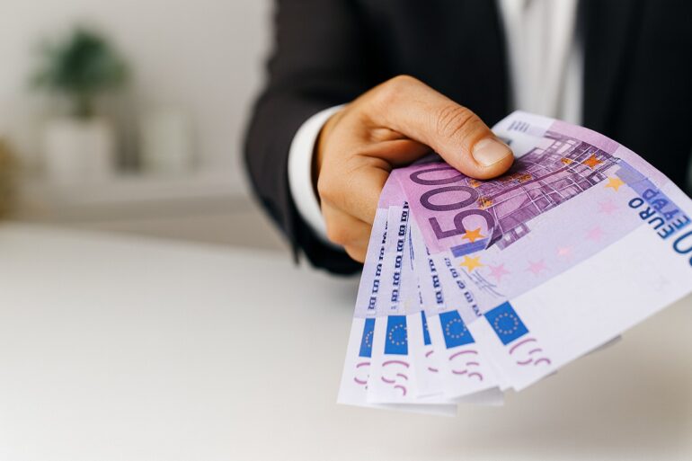 «Κλείδωσαν» επιδοτήσεις, ύψους 400 εκατ. ευρώ, προς επιχειρήσεις