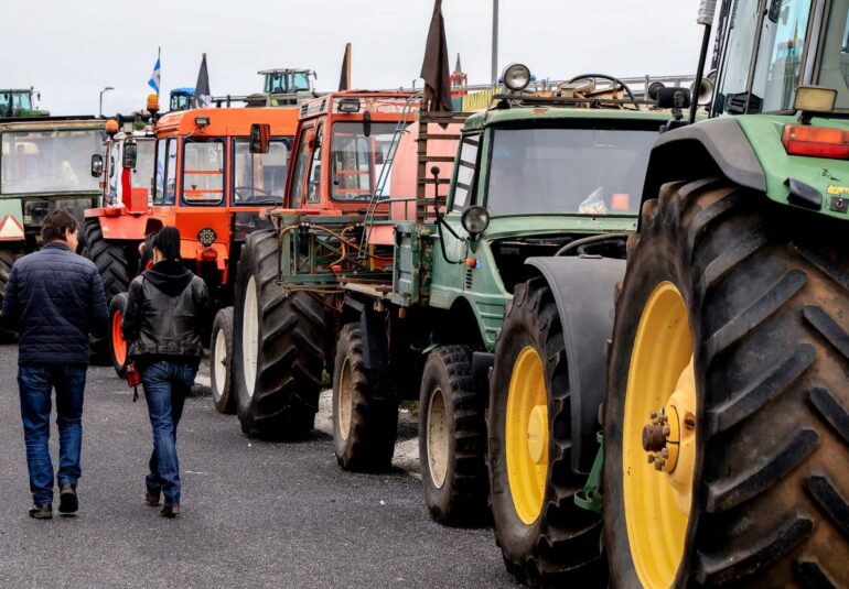 Πανελλαδική σύσκεψη αγροτών σήμερα στη Νίκαια ενόψει της συνάντησης με τον πρωθυπουργό