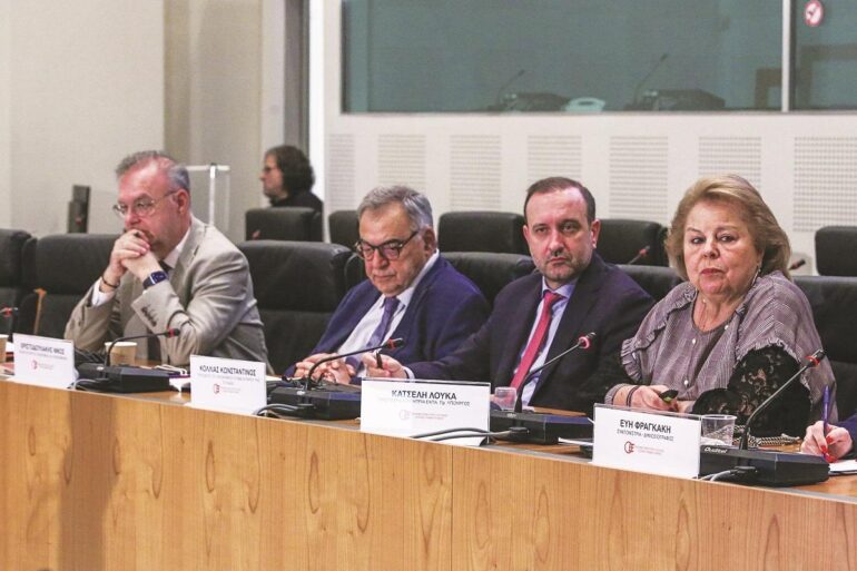 Επτά… τρύπες ανοίγουν ρωγμές στον Προϋπολογισμό του 2026