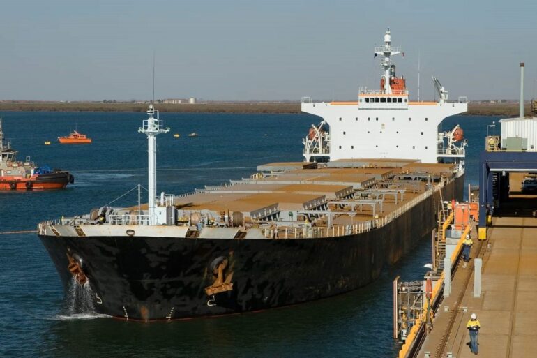 Bloomberg: Ελλάδα και Μάλτα φρενάρουν την πλήρη απαγόρευση μεταφοράς ρωσικού πετρελαίου