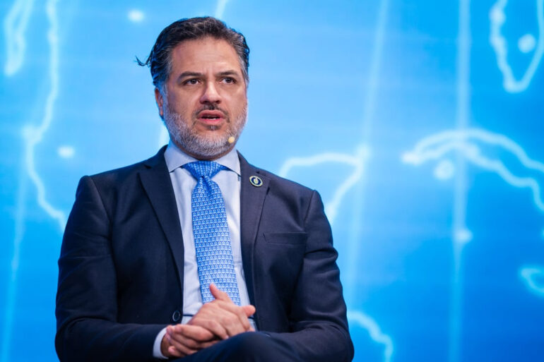 Joshua Volz: Ο Κάθετος Διάδρομος ως κρίσιμος άξονας ενεργειακής ασφάλειας – Ο ρόλος της Ελλάδας