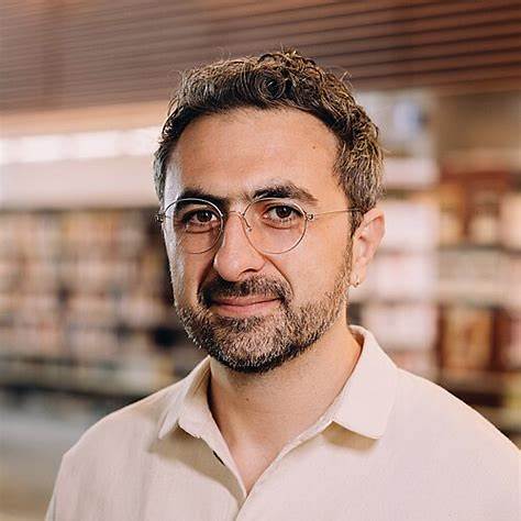 Μουσταφά Σουλεϊμάν (Microsoft) για την Τεχνητή Νοημοσύνη: «Βάζουμε το κάρο μπροστά από το άλογο»