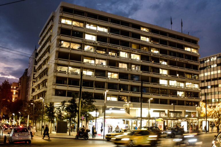 «Φρένο» στις απευθείας  αναθέσεις με νέα εγκύκλιο