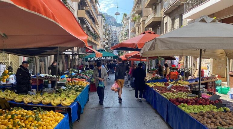 Πανελλαδική απεργία επ’ αόριστον από σήμερα στις λαϊκές αγορές – Τα αιτήματα και το πρόγραμμα κινητοποιήσεων