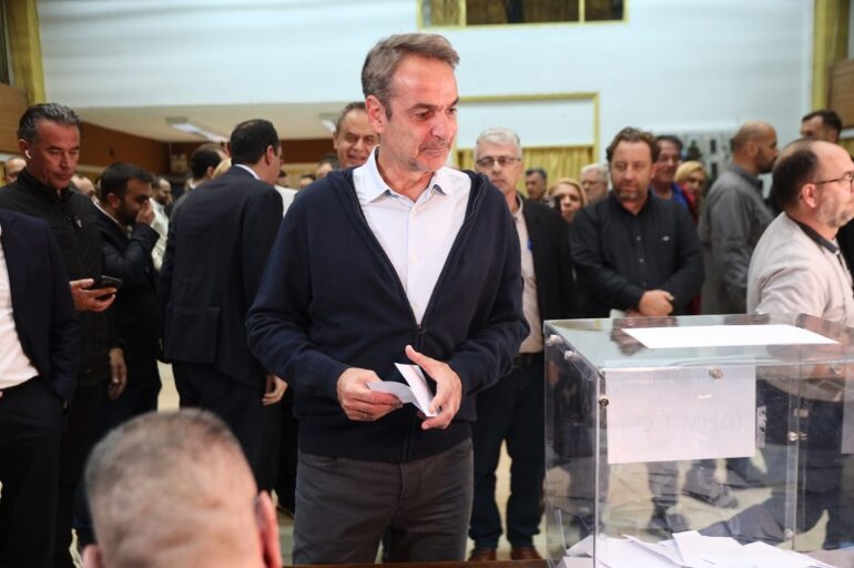 Κυβέρνηση σε καθεστώς πολιτικής ασφυξίας