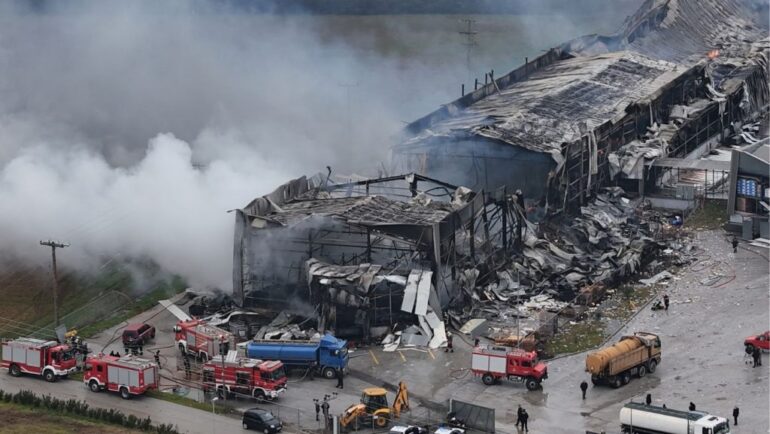 Έκρηξη στη «Βιολάντα»: Δεξαμενές χωρίς πιστοποίηση και «κρυφές» αποθήκες στο επίκεντρο της έρευνας