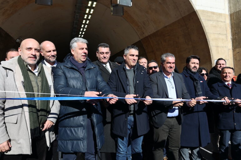 AKTOR: Παραδόθηκε στο Δημόσιο το τελευταίο τμήμα του Κάθετου Άξονα 70 – Νέα οδική πύλη Ελλάδας–Βουλγαρίας