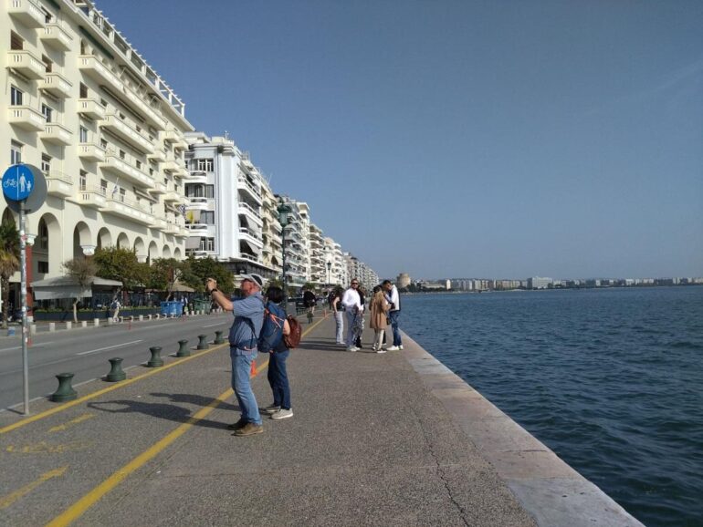 Τουρισμός: Αλμα εσόδων με 23 δισ. ευρώ στο ενδεκάμηνο του 2025