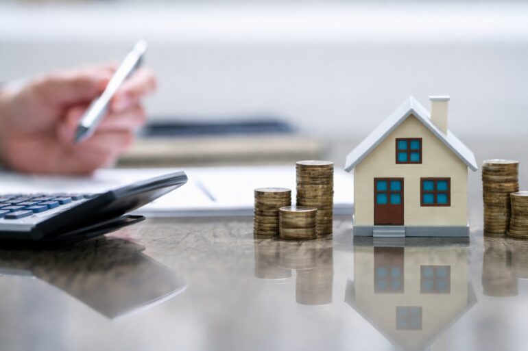 Ακίνητα: 1 στους 3 Έλληνες δυσκολεύεται να καλύψει το κόστος κατοικίας